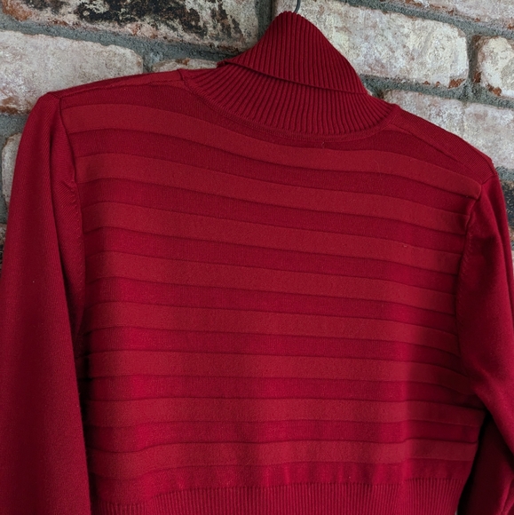 🍷 August Silk Red Turtleneck Ribbed Knit Size M - Picture 5 of 8